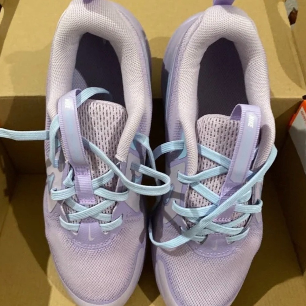 Nike Kids Sneakers in Light Purple and Blue